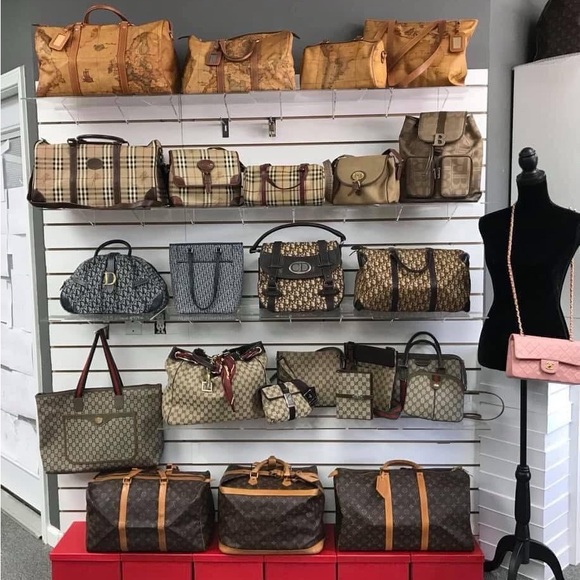 PRELOVED, AUTHENTIC, LUXURY - Picture 6 of 16